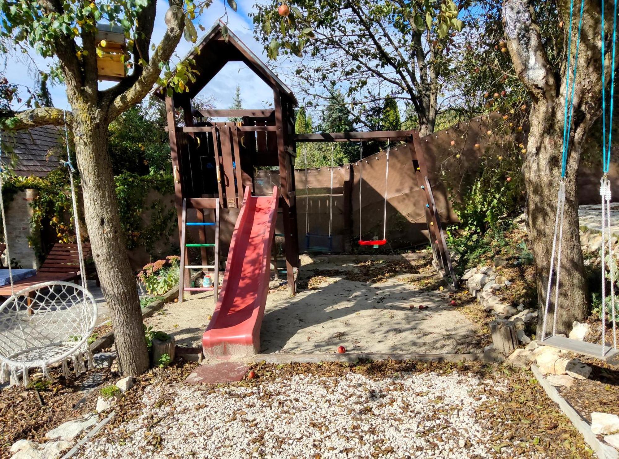 Borostyankut Wellness Home Баконьбийл Екстер'єр фото